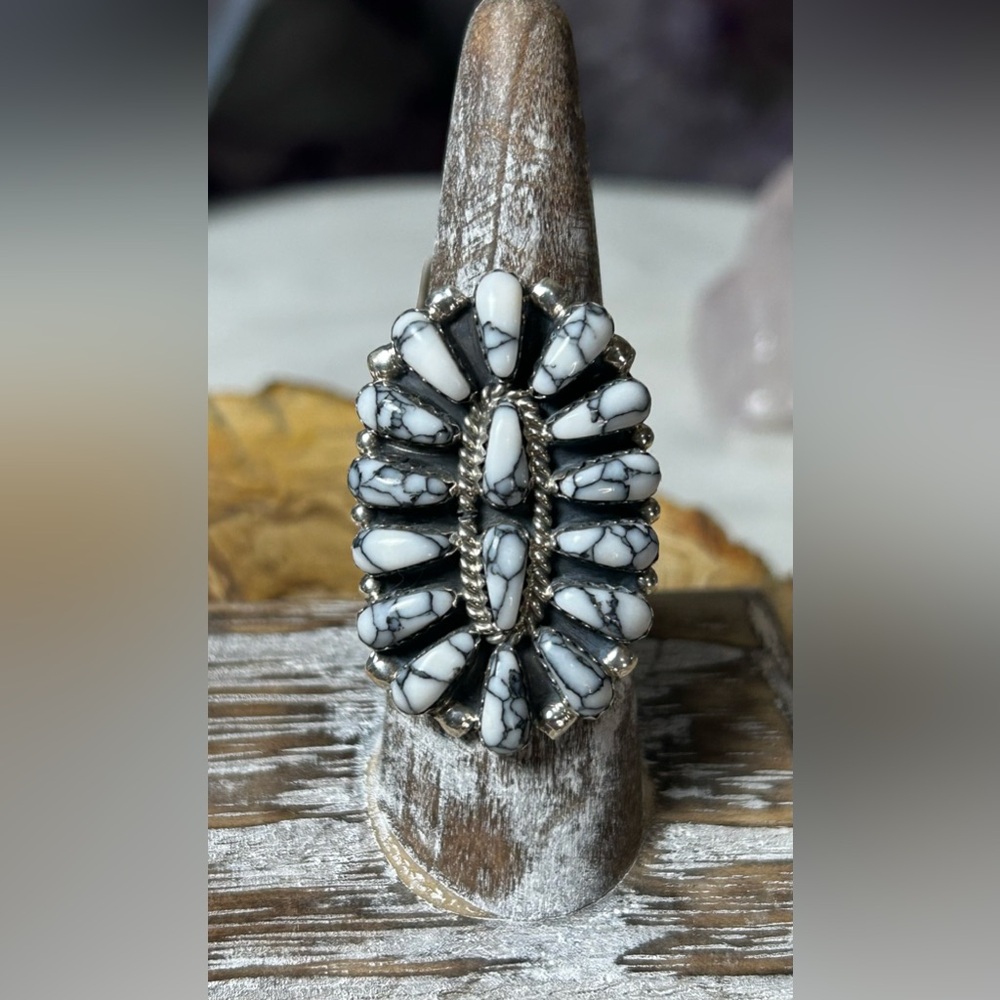 NWT Navajo Handmade White Buffalo cluster ring